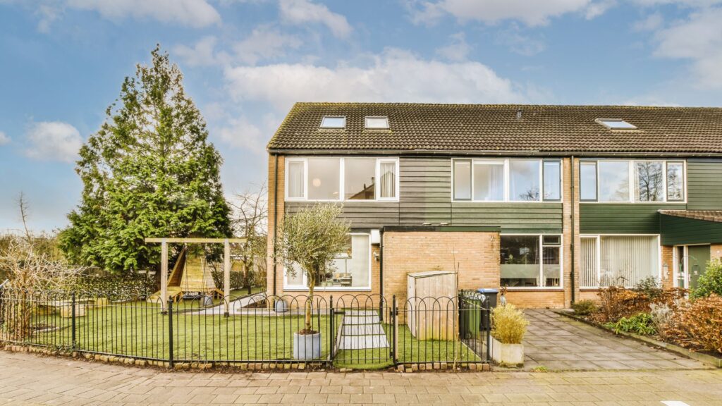  | Blue Ribbon Exteriors & Construction