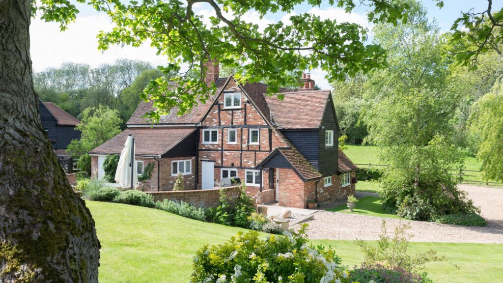  | Blue Ribbon Exteriors & Construction