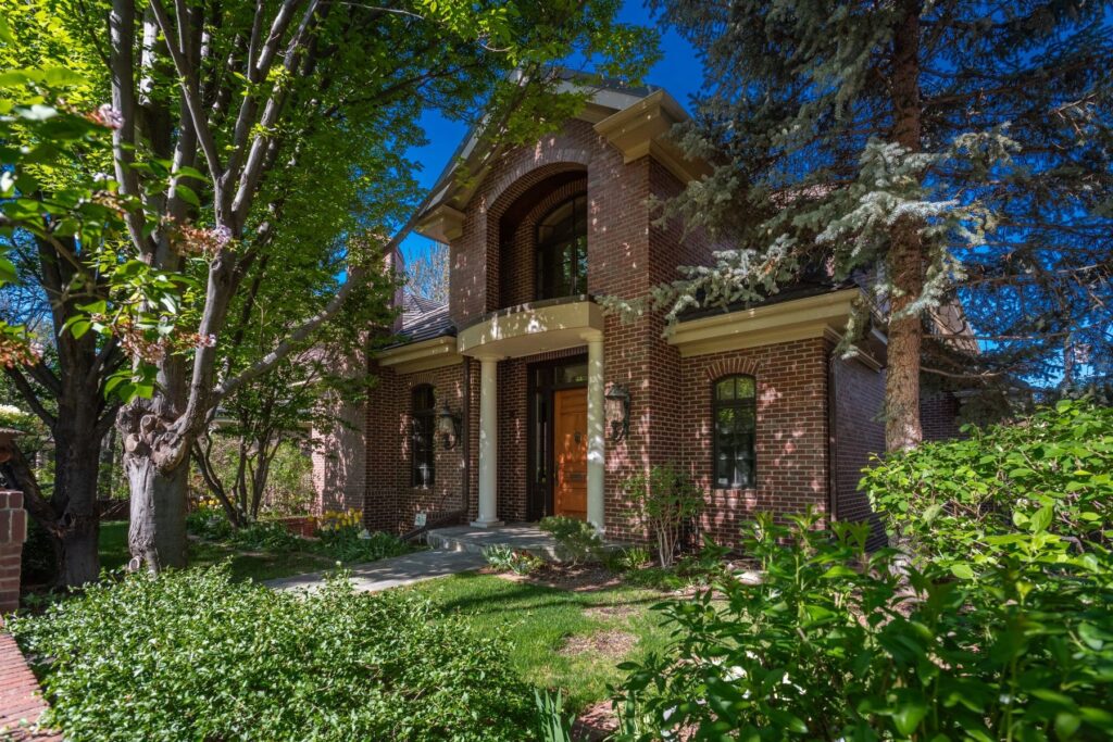  | Blue Ribbon Exteriors & Construction